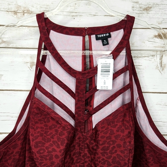 Torrid Red Leo Print Bangel Top Size 5= NWT - Picture 6 of 7
